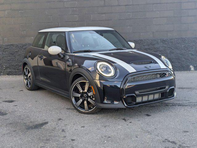 used 2022 MINI Hardtop car, priced at $21,112