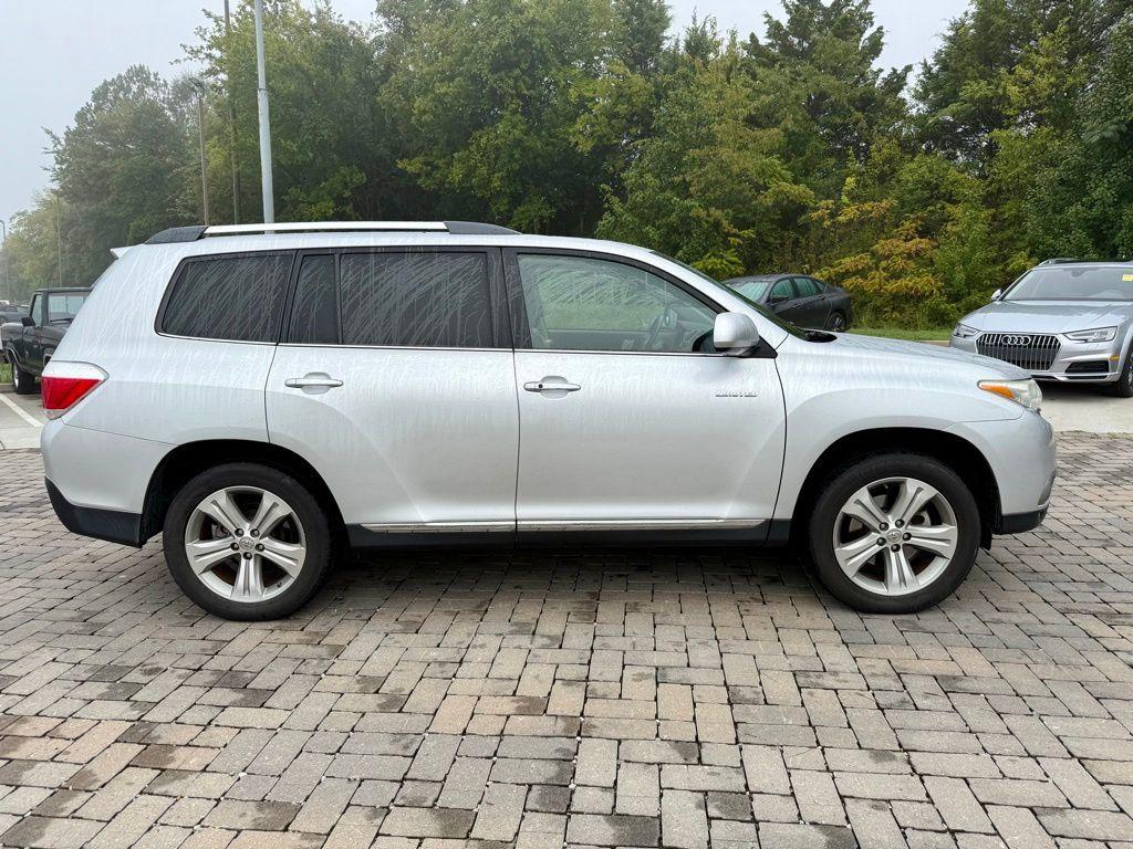 used 2013 Toyota Highlander car, priced at $14,116