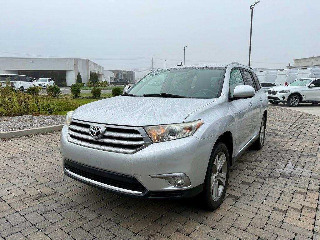 used 2013 Toyota Highlander car, priced at $14,116