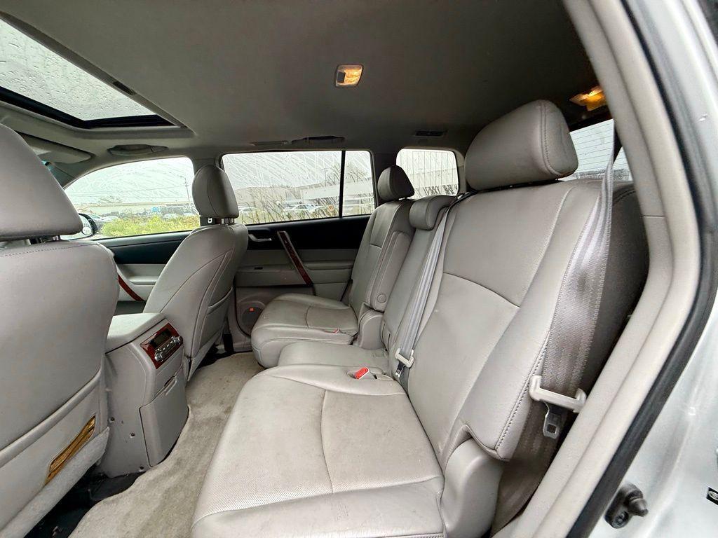 used 2013 Toyota Highlander car, priced at $14,116