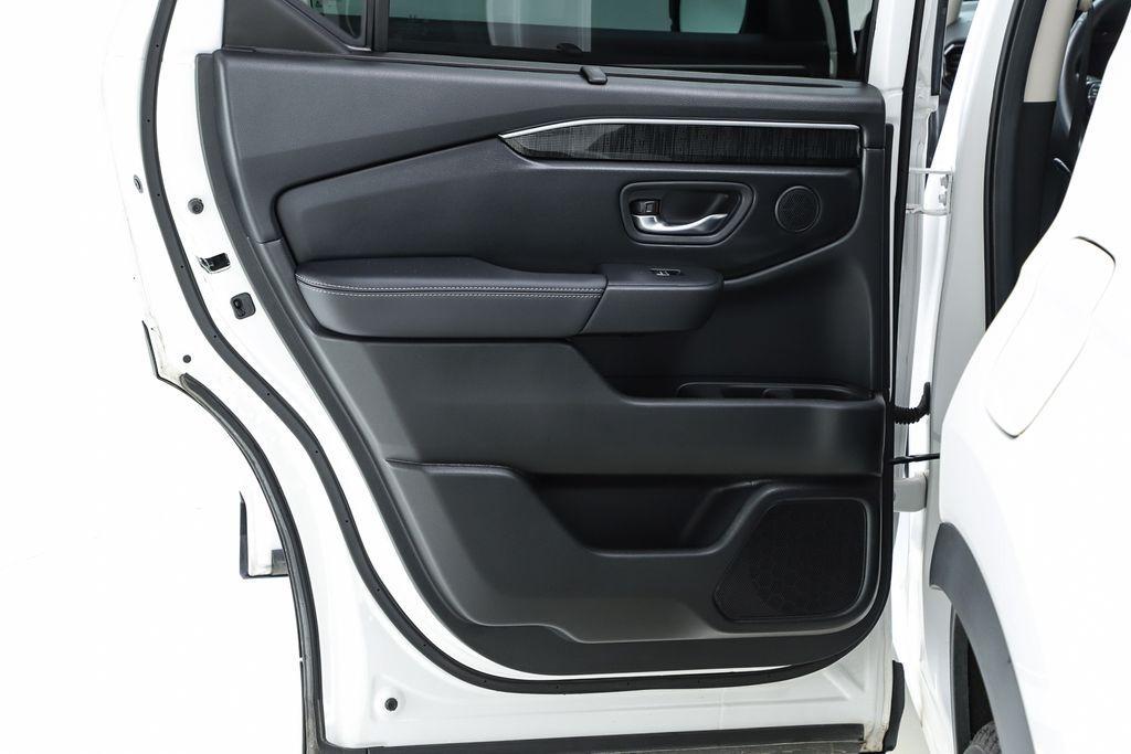 used 2025 Honda Pilot car, priced at $45,514