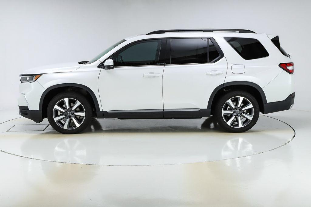 used 2025 Honda Pilot car, priced at $45,514