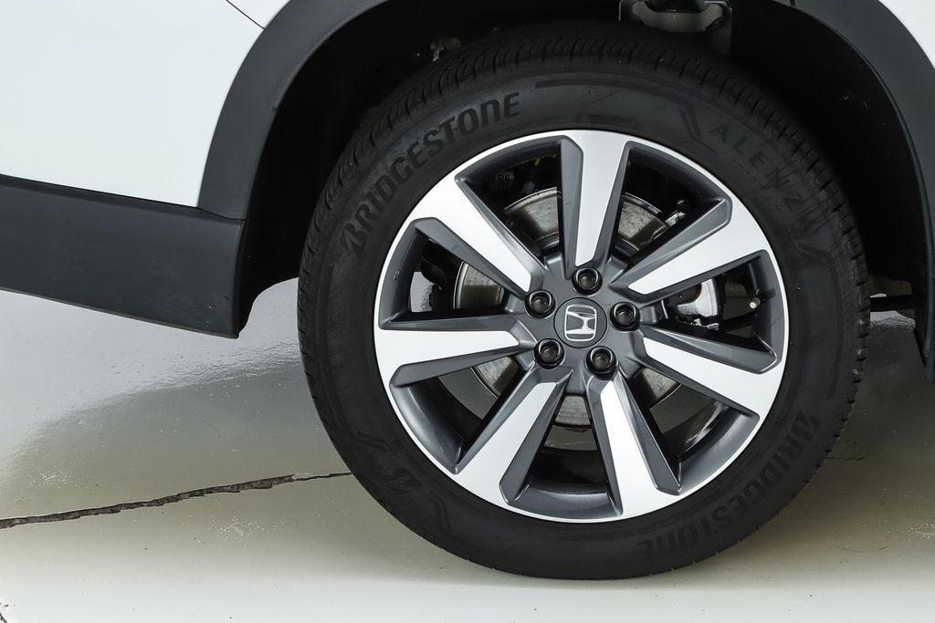 used 2025 Honda Pilot car, priced at $45,514