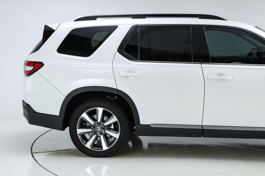 used 2025 Honda Pilot car, priced at $45,514