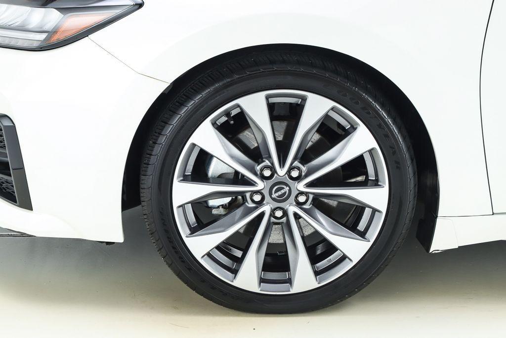 used 2023 Nissan Maxima car, priced at $34,811