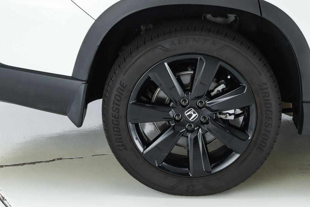 used 2025 Honda Pilot car, priced at $52,991