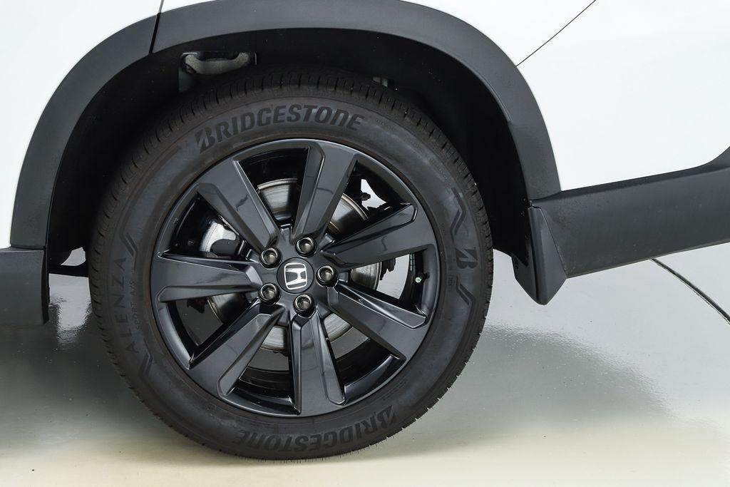 used 2025 Honda Pilot car, priced at $52,991
