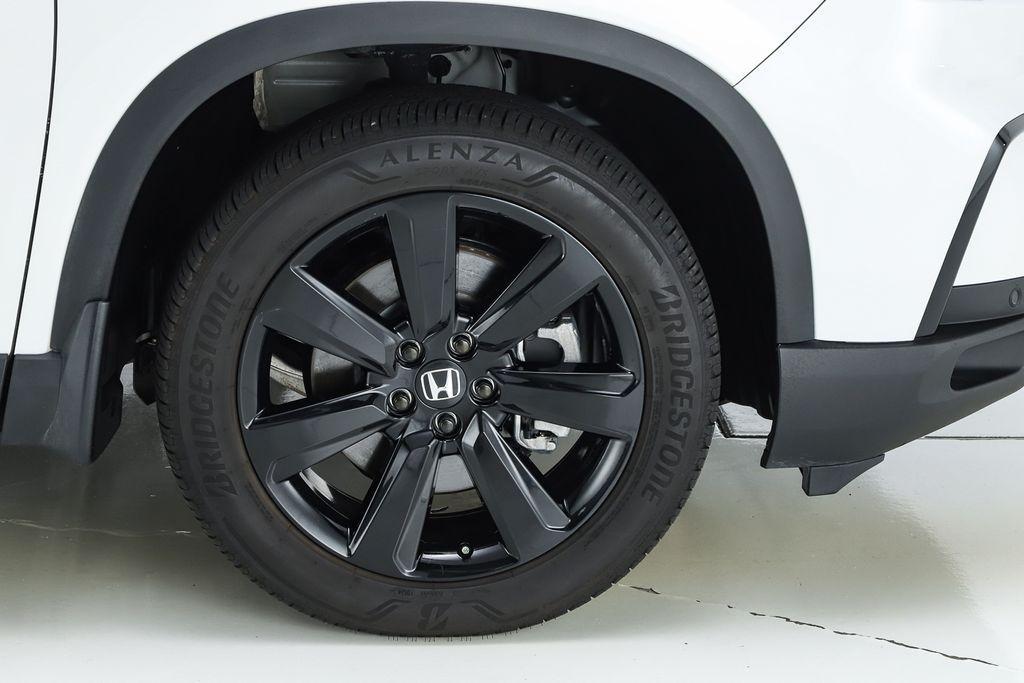used 2025 Honda Pilot car, priced at $52,991