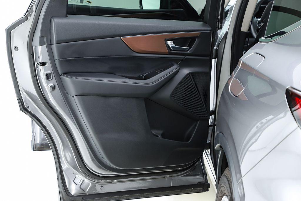 used 2022 Acura MDX car, priced at $30,300