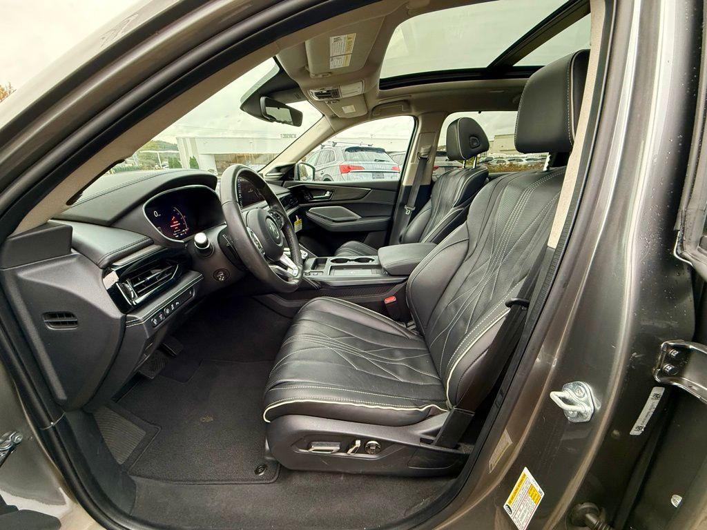used 2025 Acura MDX car, priced at $59,250
