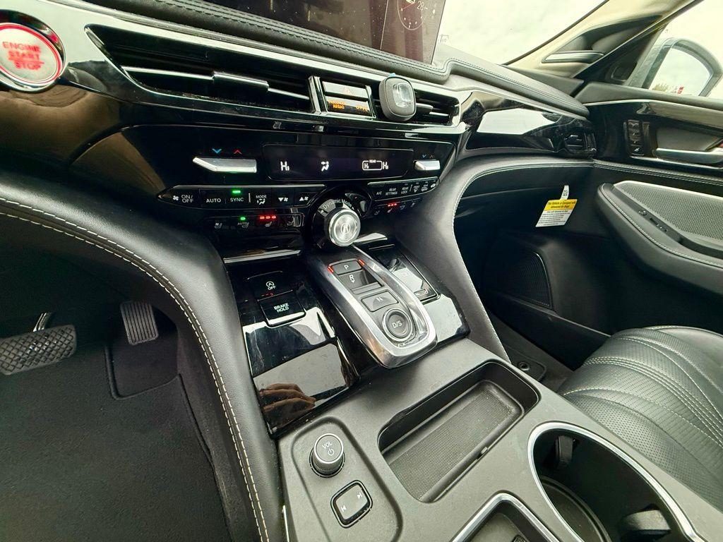 used 2025 Acura MDX car, priced at $59,250