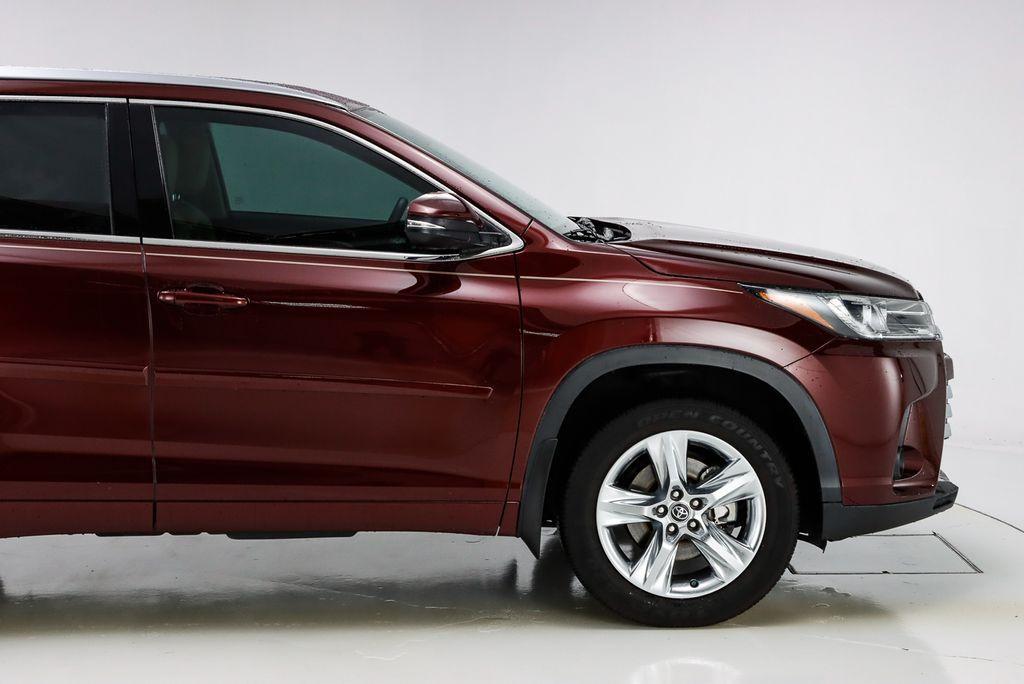 used 2019 Toyota Highlander car, priced at $27,966