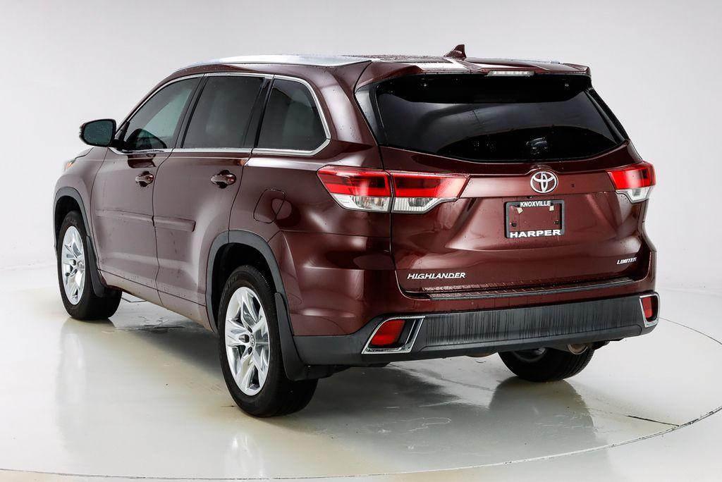 used 2019 Toyota Highlander car, priced at $27,966