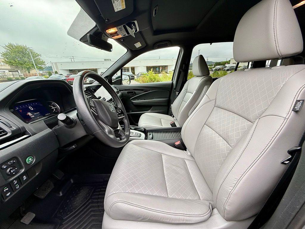 used 2022 Honda Passport car, priced at $37,465