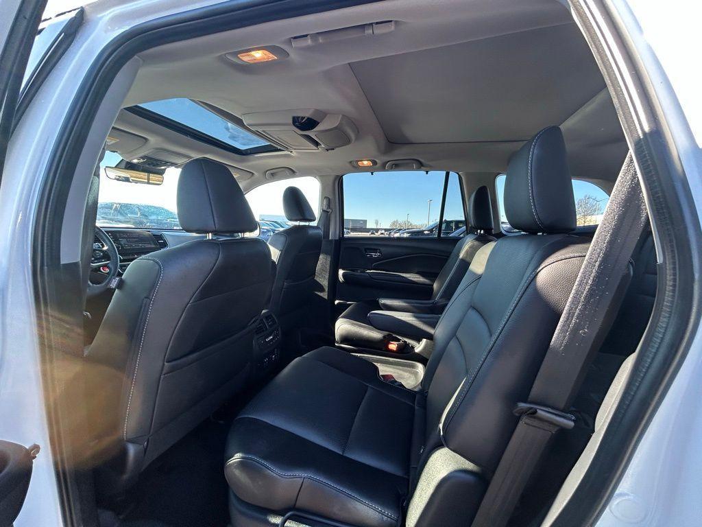 used 2022 Honda Pilot car, priced at $37,381