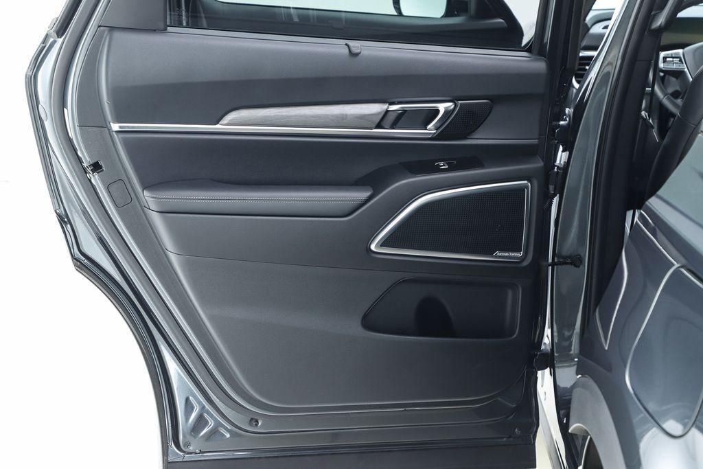 used 2023 Kia Telluride car, priced at $38,419