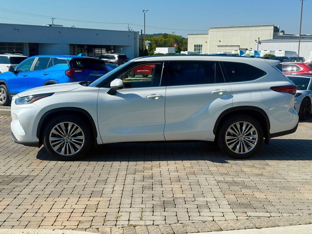 used 2023 Toyota Highlander car, priced at $43,570