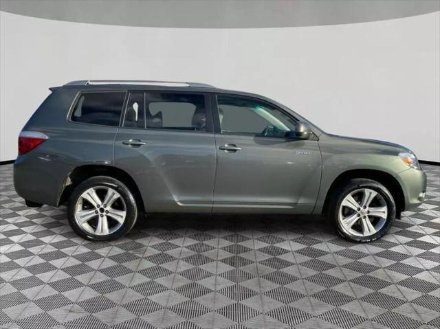 used 2009 Toyota Highlander car, priced at $6,999