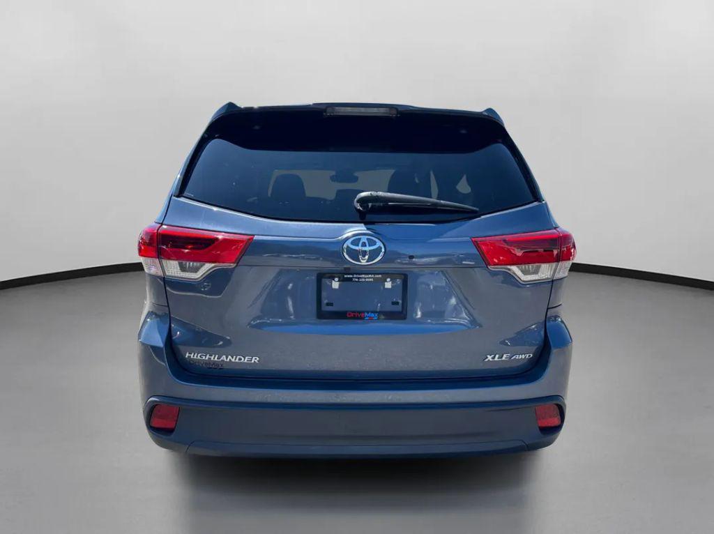used 2019 Toyota Highlander car, priced at $27,399