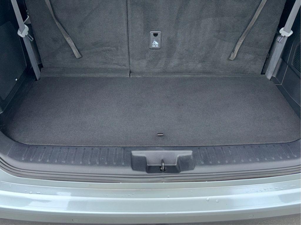 used 2021 Toyota Highlander car, priced at $30,999