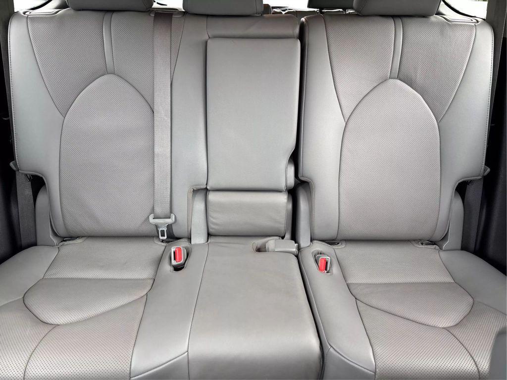 used 2021 Toyota Highlander car, priced at $30,999