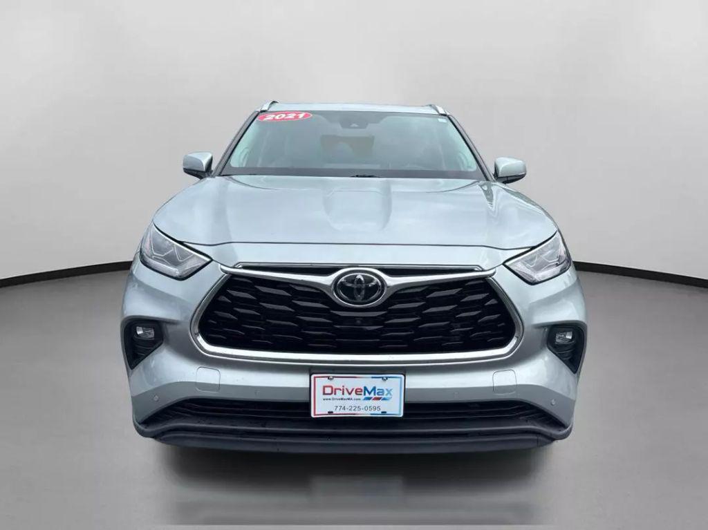 used 2021 Toyota Highlander car, priced at $30,999