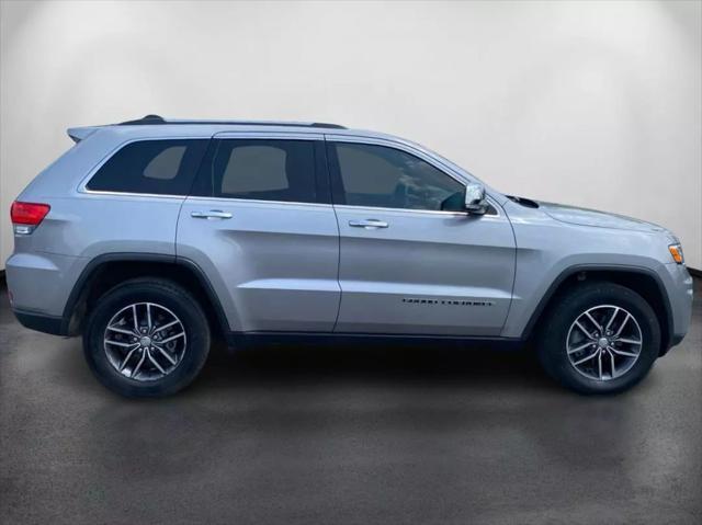 used 2017 Jeep Grand Cherokee car, priced at $14,699