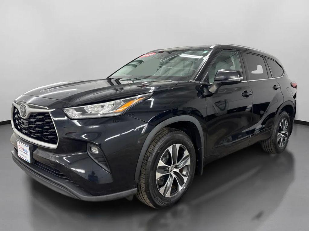 used 2020 Toyota Highlander car, priced at $26,699