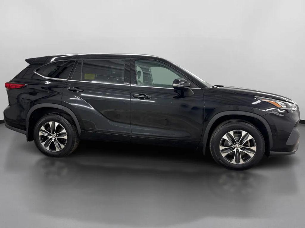 used 2020 Toyota Highlander car, priced at $26,699