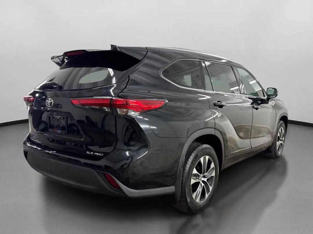 used 2020 Toyota Highlander car, priced at $26,699