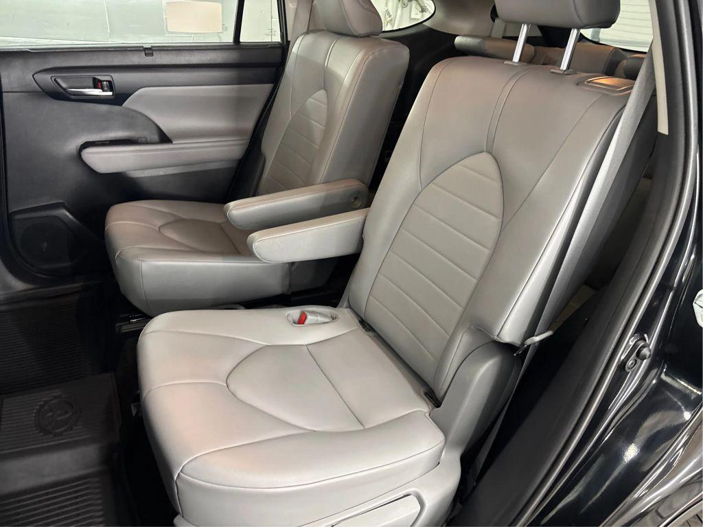used 2020 Toyota Highlander car, priced at $26,699