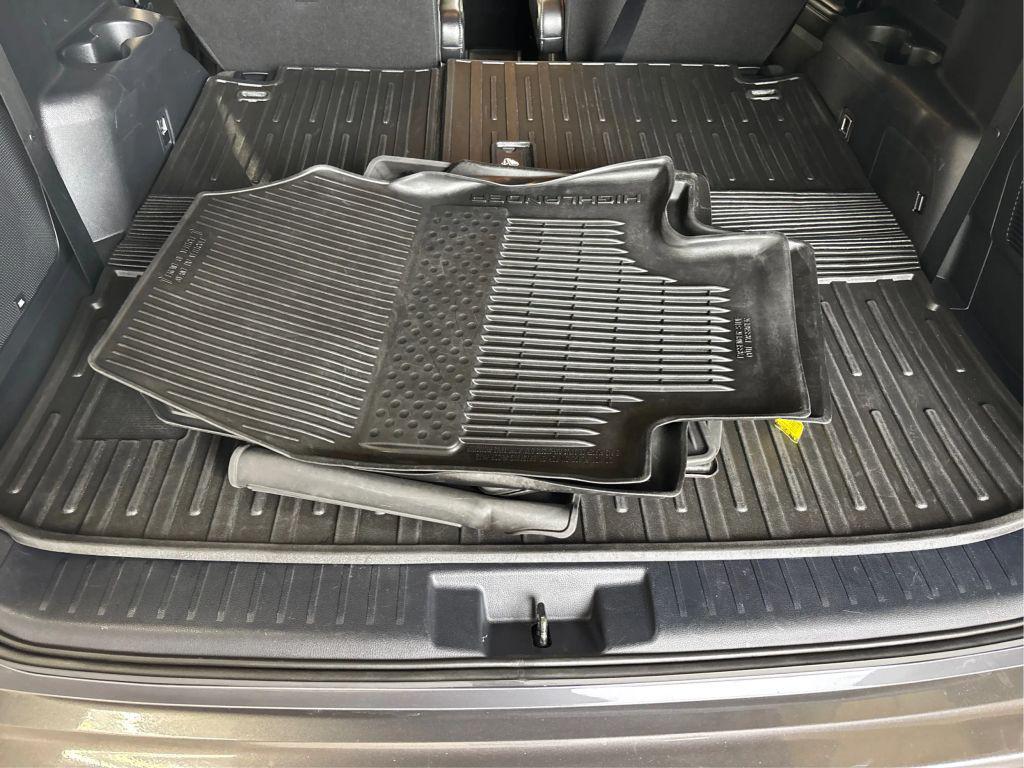 used 2021 Toyota Highlander car, priced at $30,999