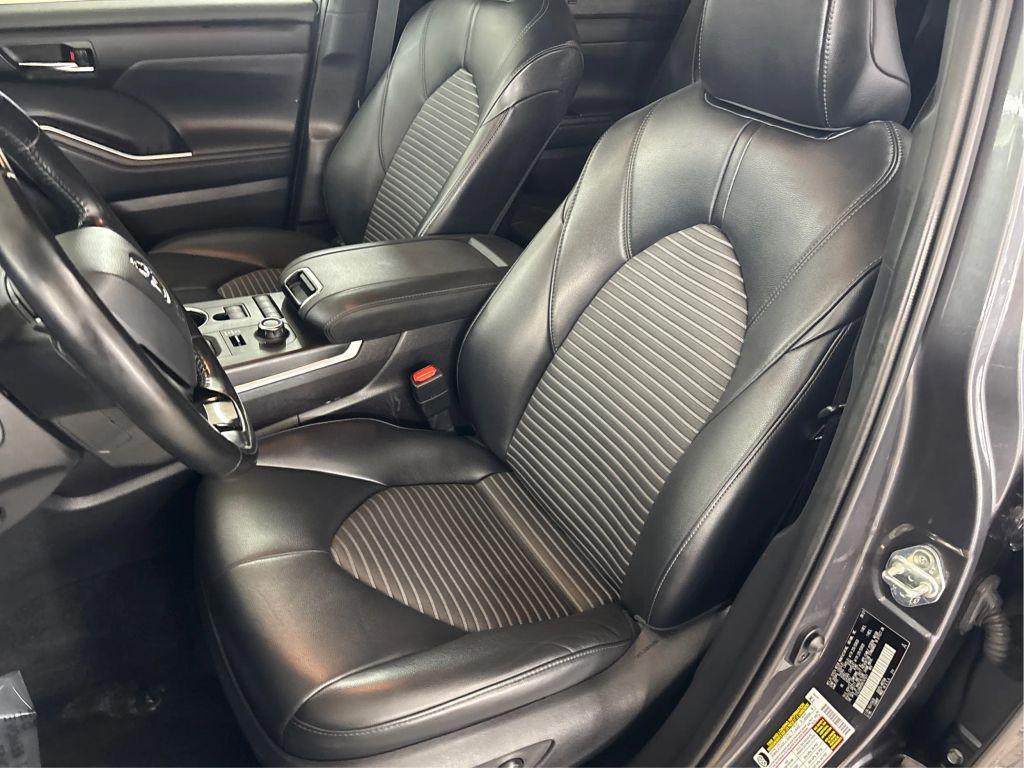 used 2021 Toyota Highlander car, priced at $30,999