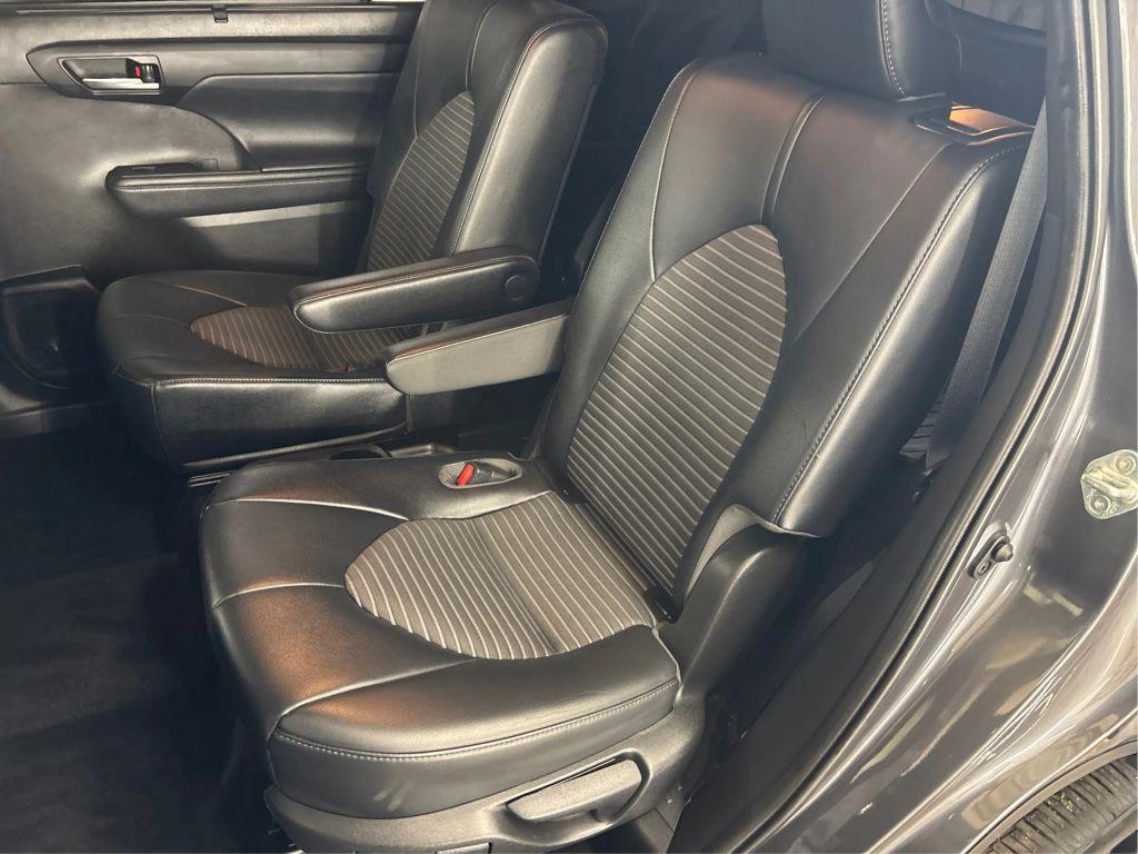 used 2021 Toyota Highlander car, priced at $30,999