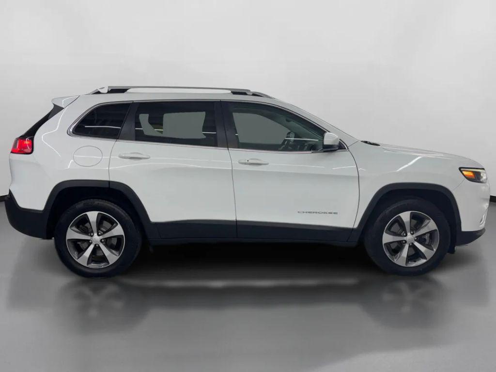 used 2019 Jeep Cherokee car, priced at $15,399