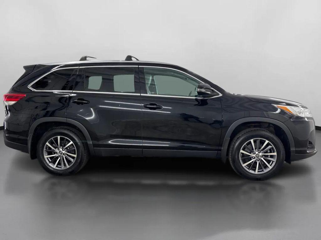 used 2019 Toyota Highlander car, priced at $25,799