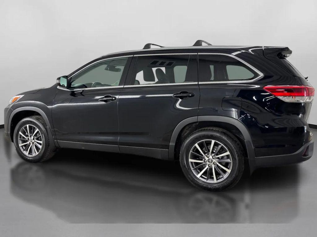 used 2019 Toyota Highlander car, priced at $25,799