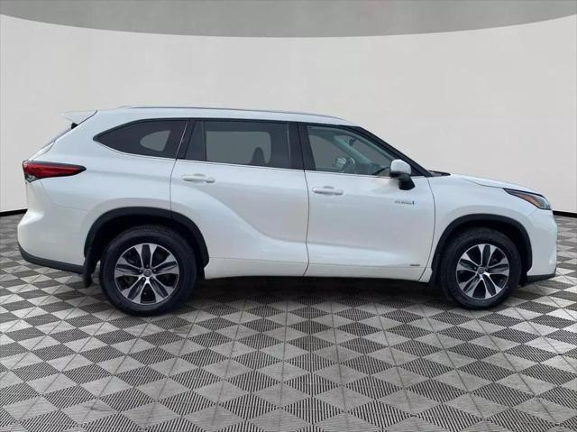 used 2021 Toyota Highlander Hybrid car, priced at $35,499