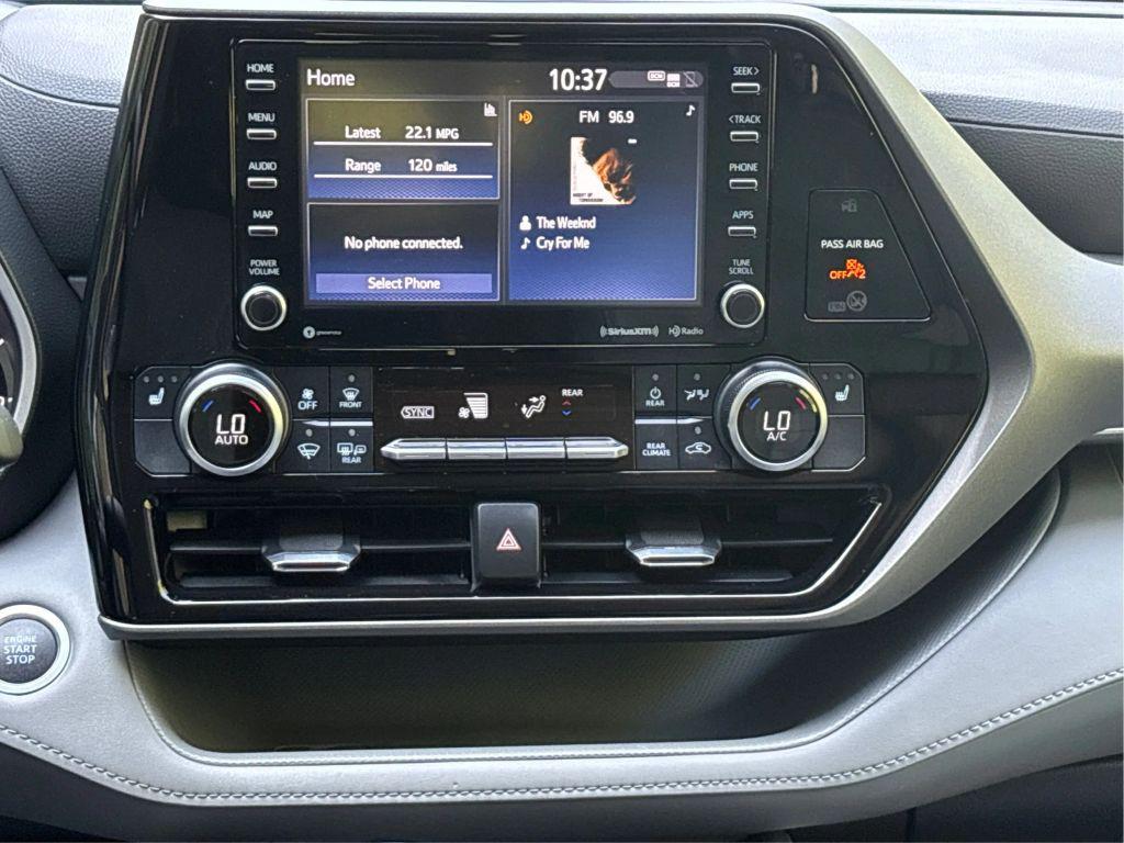 used 2021 Toyota Highlander car, priced at $27,999