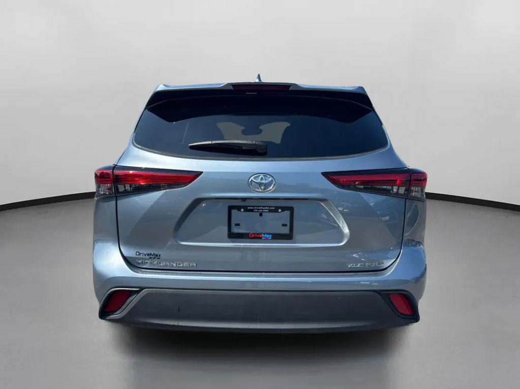 used 2021 Toyota Highlander car, priced at $27,999