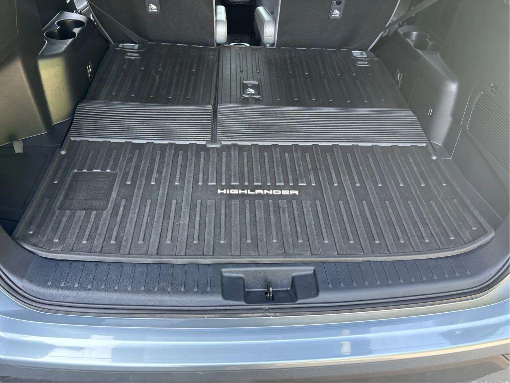used 2021 Toyota Highlander car, priced at $27,999