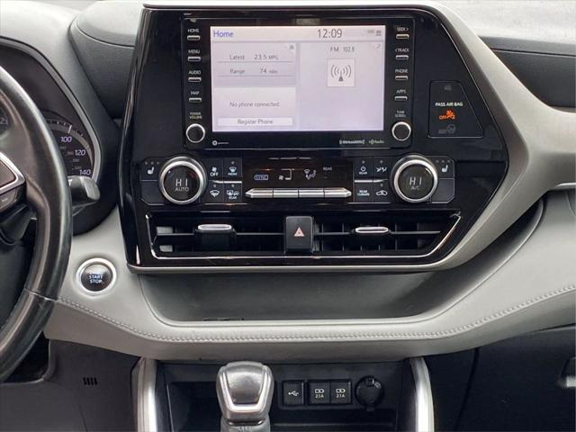 used 2021 Toyota Highlander car, priced at $32,699