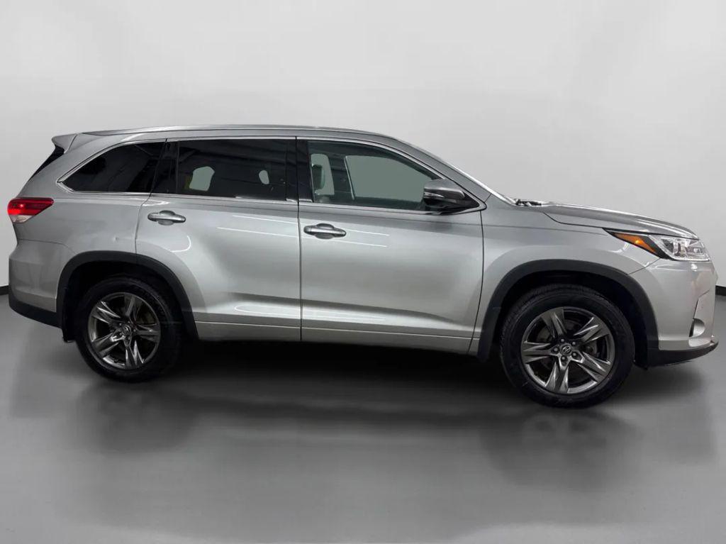 used 2017 Toyota Highlander car, priced at $21,899