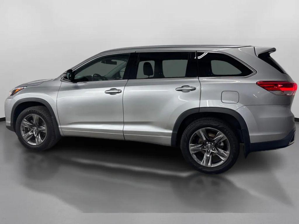 used 2017 Toyota Highlander car, priced at $21,899
