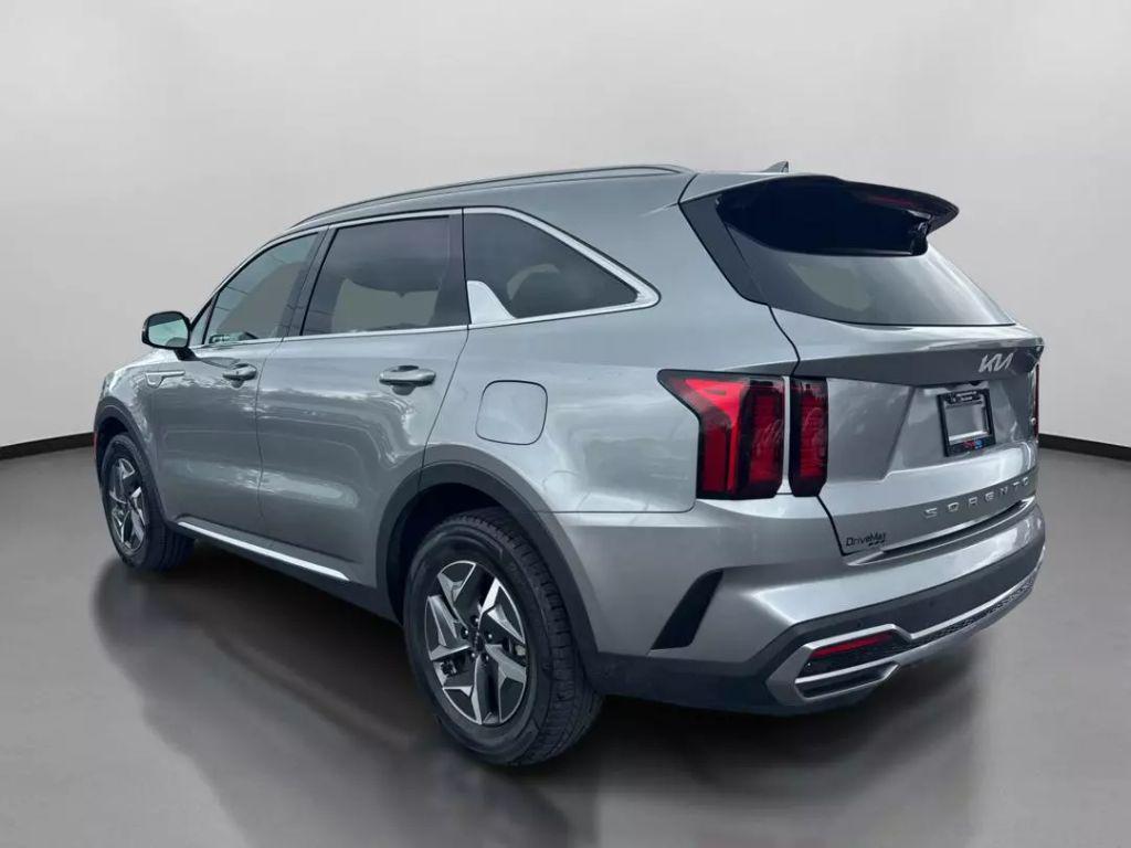 used 2022 Kia Sorento Hybrid car, priced at $22,999