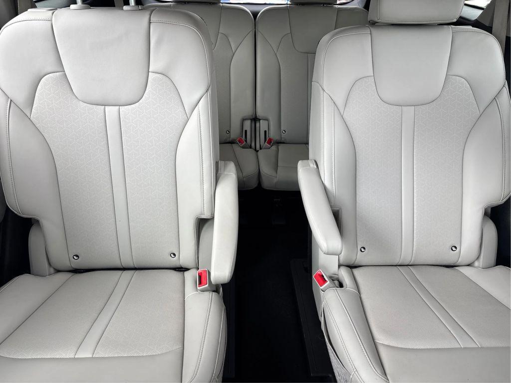 used 2022 Kia Sorento Hybrid car, priced at $22,999