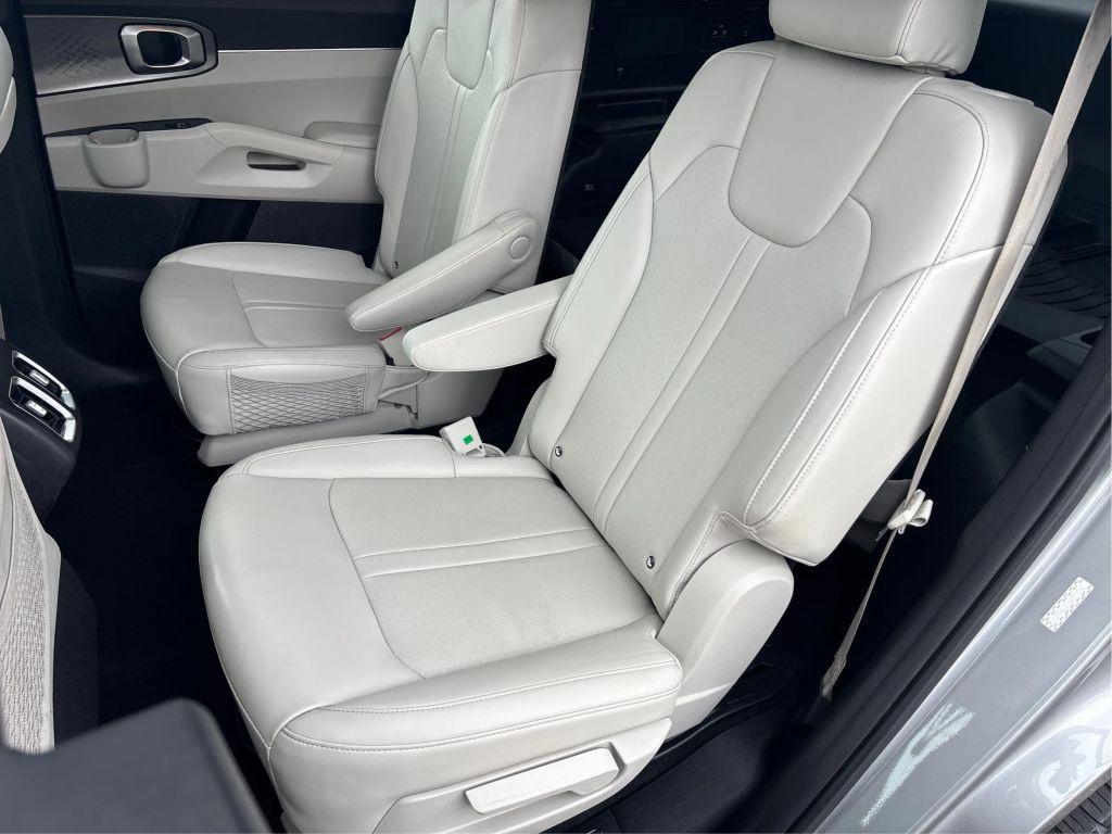 used 2022 Kia Sorento Hybrid car, priced at $22,999