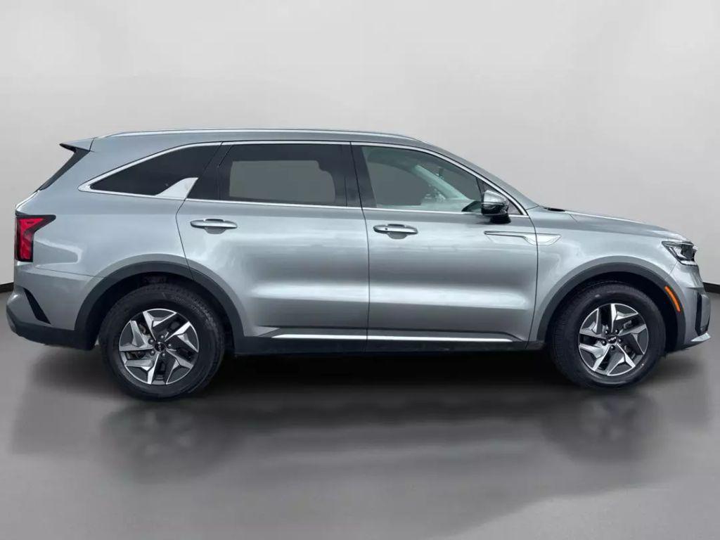 used 2022 Kia Sorento Hybrid car, priced at $22,999