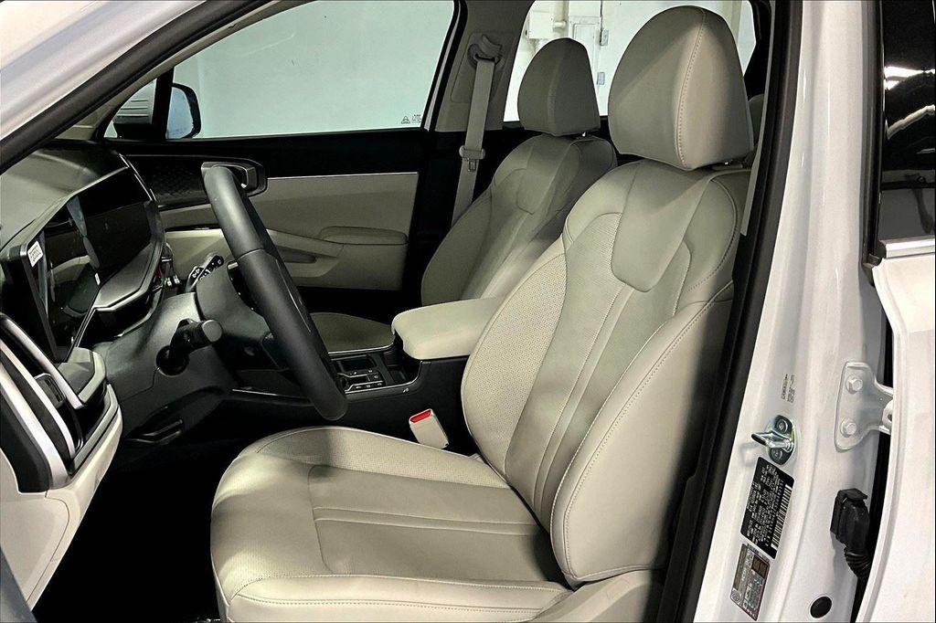 new 2025 Kia Sorento car, priced at $41,725