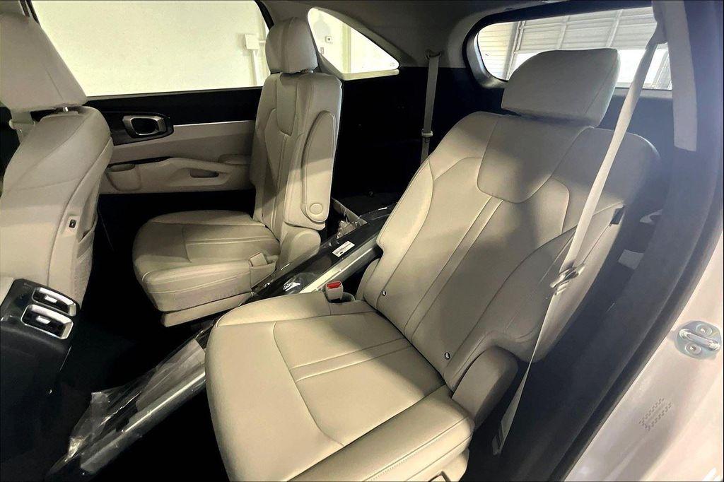new 2025 Kia Sorento car, priced at $41,725